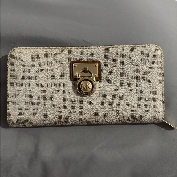 Wallet - Picture 1 of 3